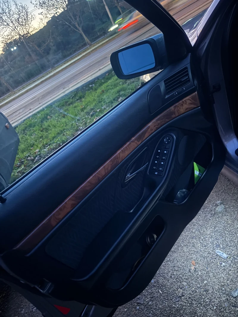 BMW 520, снимка 8 - Автомобили и джипове - 52417431