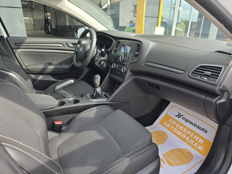 Renault Megane 1.3TCe 140 к.с./Life, снимка 11 - Автомобили и джипове - 53085170