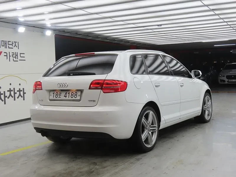 Audi A3 2.0, снимка 4 - Автомобили и джипове - 54547638