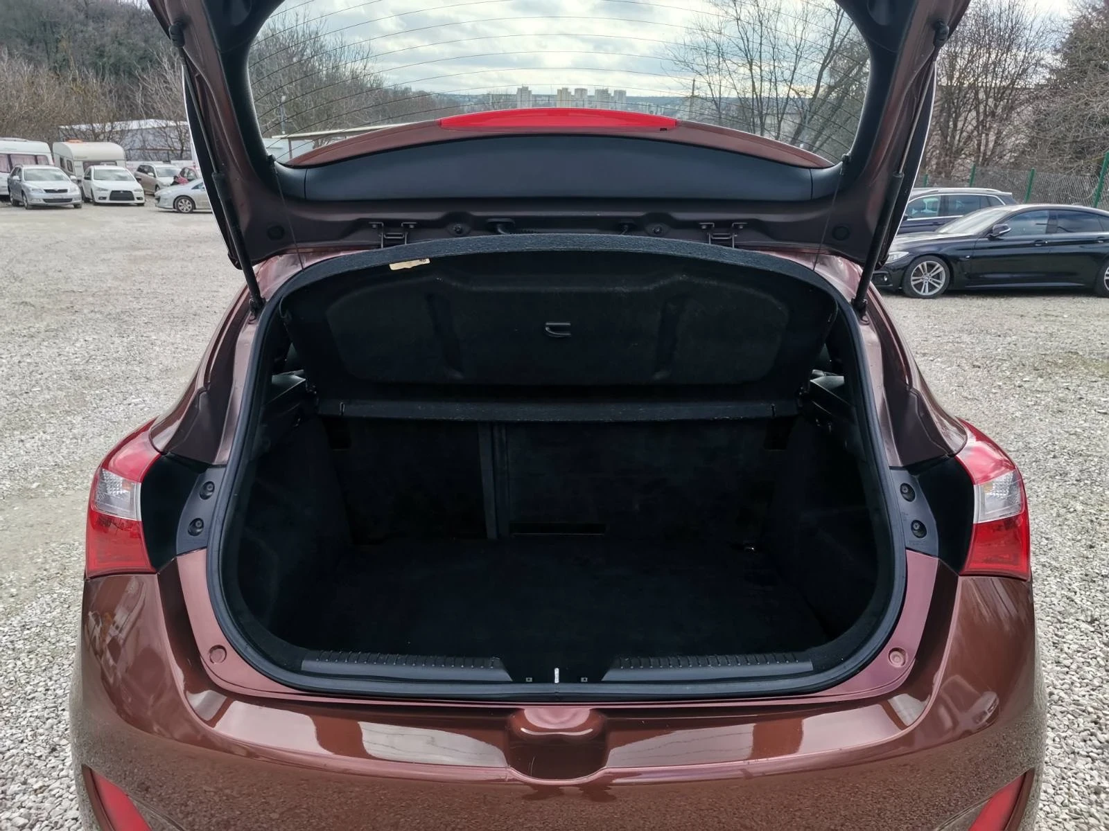 Hyundai I30 1.6I 16V SWISS, снимка 13 - Автомобили и джипове - 46781401