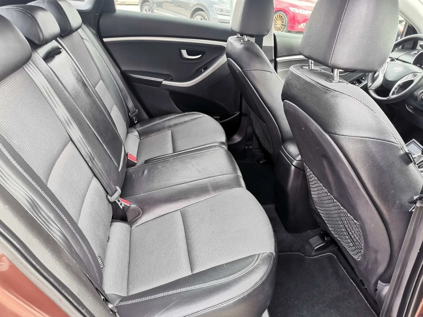 Hyundai I30 1.6I 16V SWISS, снимка 14 - Автомобили и джипове - 46781401