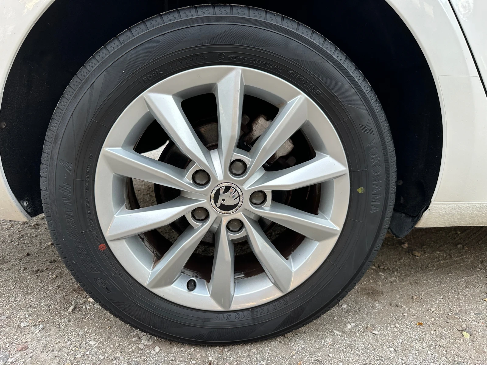 Skoda Octavia 1.6D* * 2015 | Mobile.bg   16