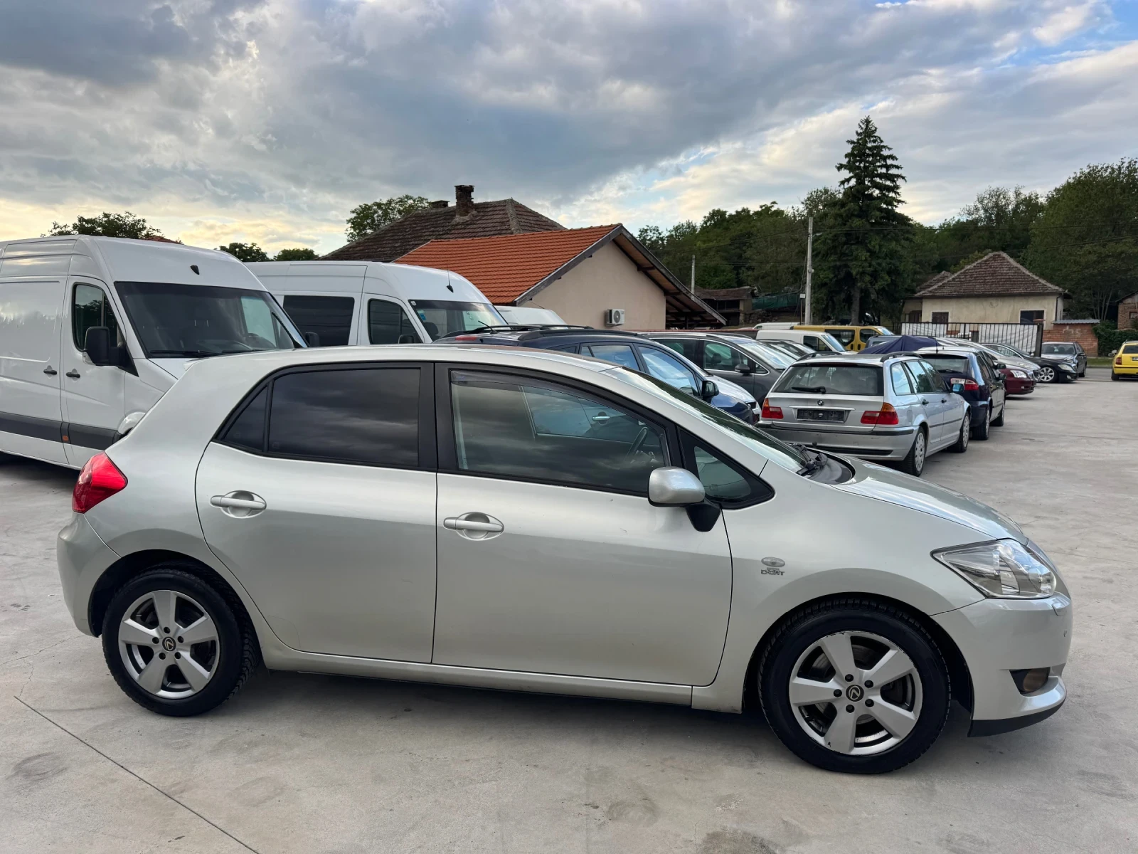 Toyota Auris 2.2 D-4D FULL ЛИЗИНГ - изображение 4