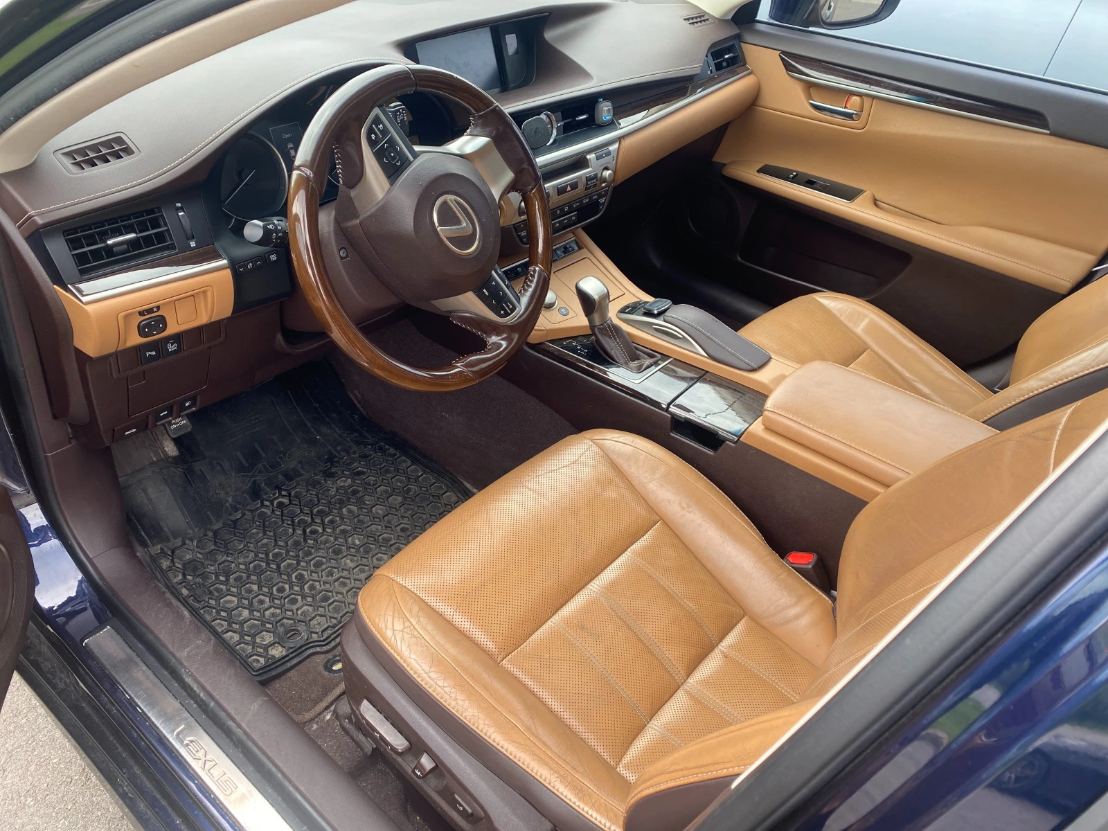 Lexus ES 350 * ЦЕНА ДО БЪЛГАРИЯ* (CARFAX) - изображение 6