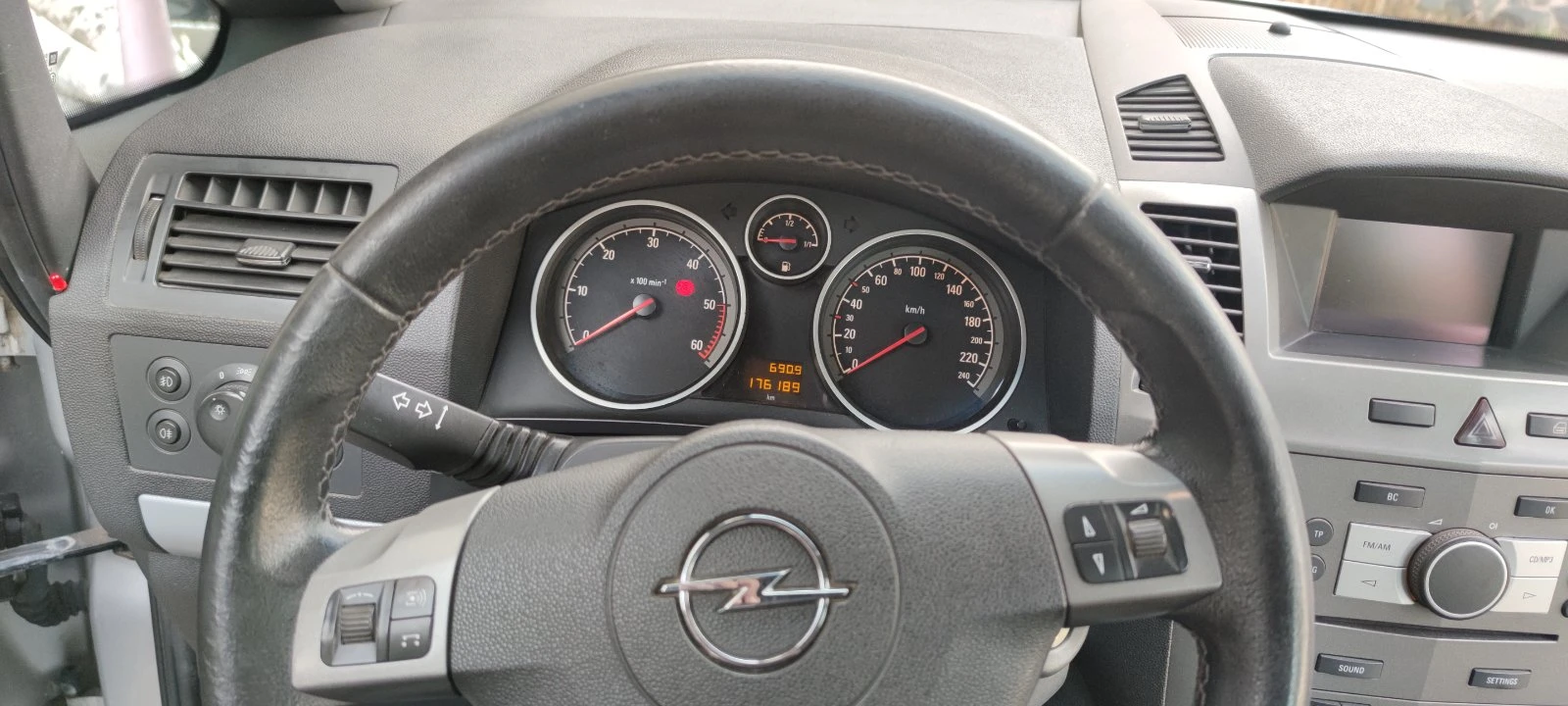 Opel Zafira Zafira B 1.9 CDTI, снимка 8 - Автомобили и джипове - 53716426