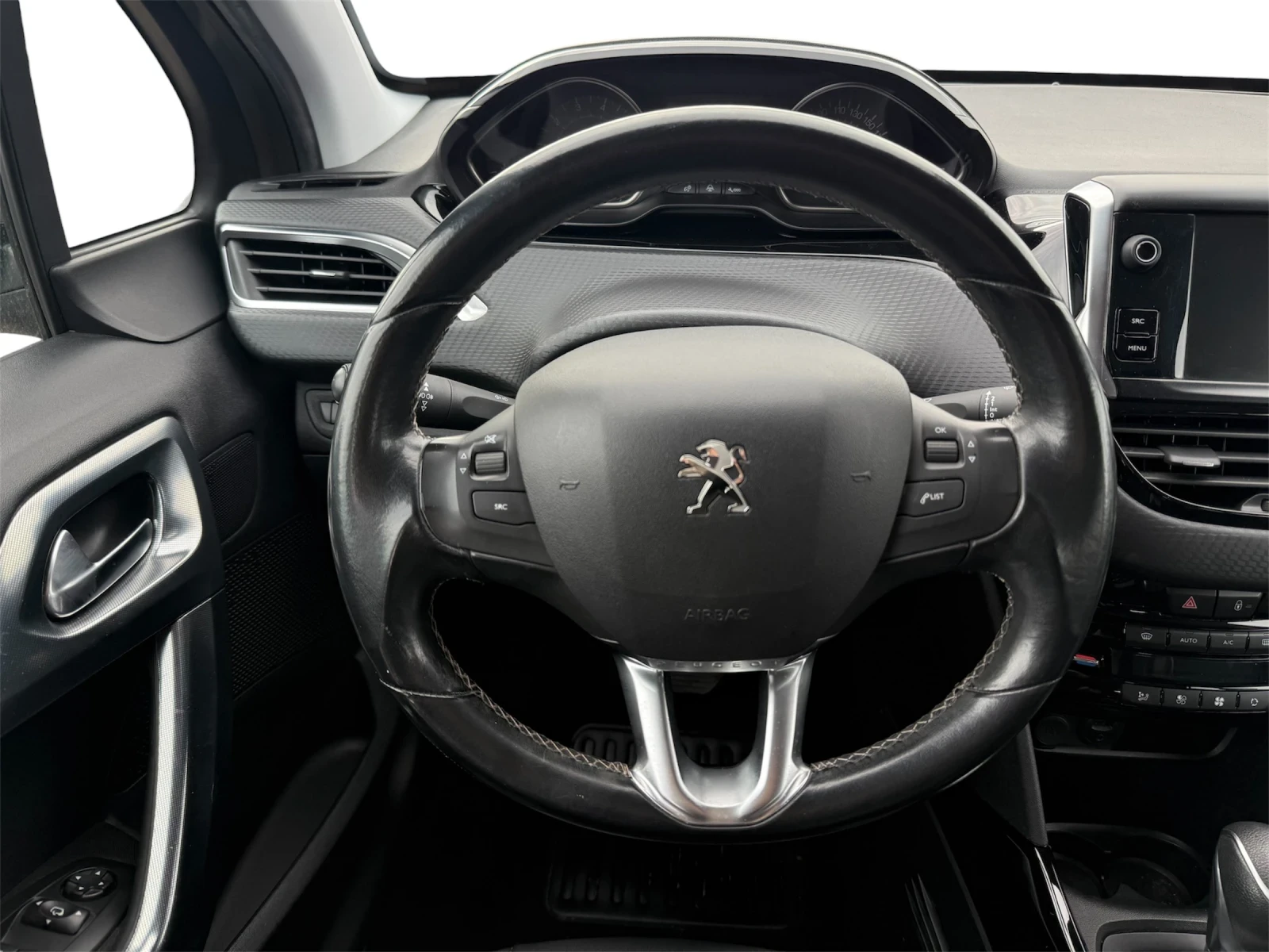 Peugeot 2008 1.2/Automatic/Allure/360/Camera/Euro6, снимка 11 - Автомобили и джипове - 53836436