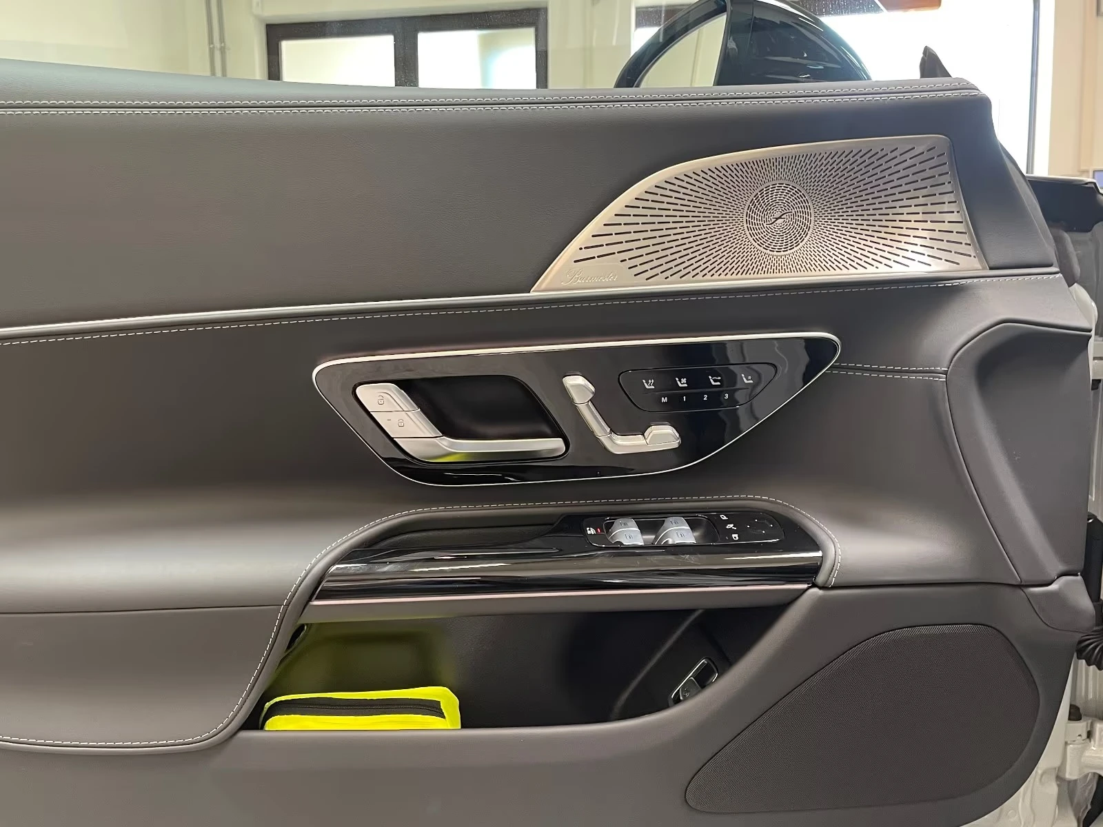 Mercedes-Benz SL 63 AMG /4-MATIC/DESIGNO/BURM/NIGHT/PERFROMANCE SEATS/, снимка 5 - Автомобили и джипове - 53905400