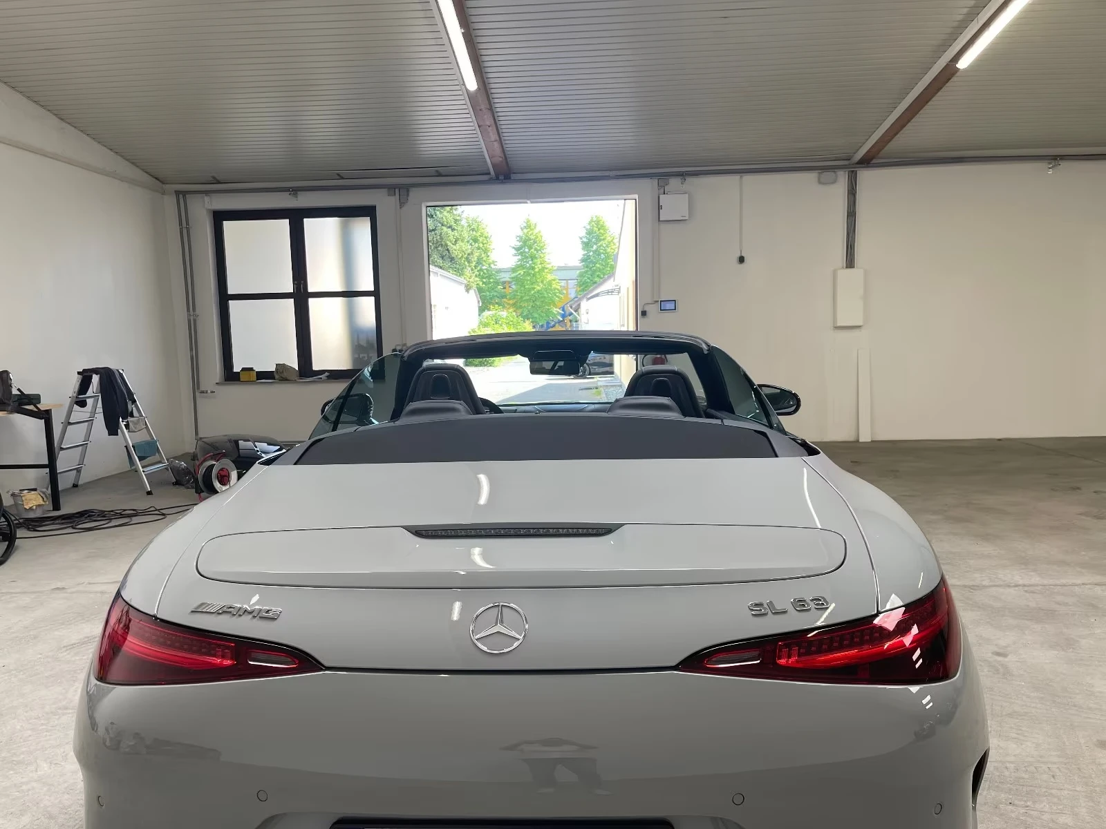 Mercedes-Benz SL 63 AMG /4-MATIC/DESIGNO/BURM/NIGHT/PERFROMANCE SEATS/, снимка 3 - Автомобили и джипове - 53905400