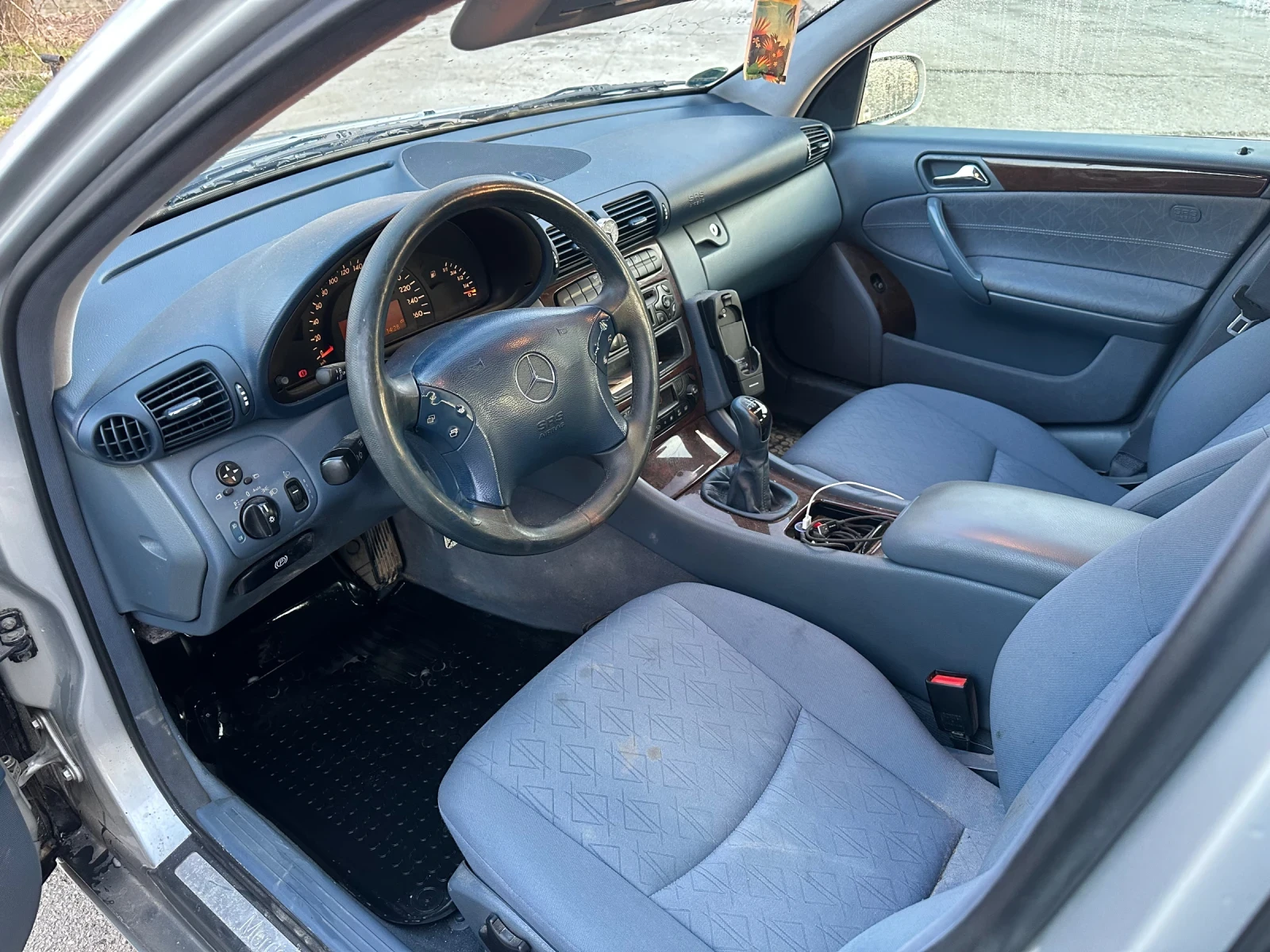 Mercedes-Benz C 200, снимка 5 - Автомобили и джипове - 53907086