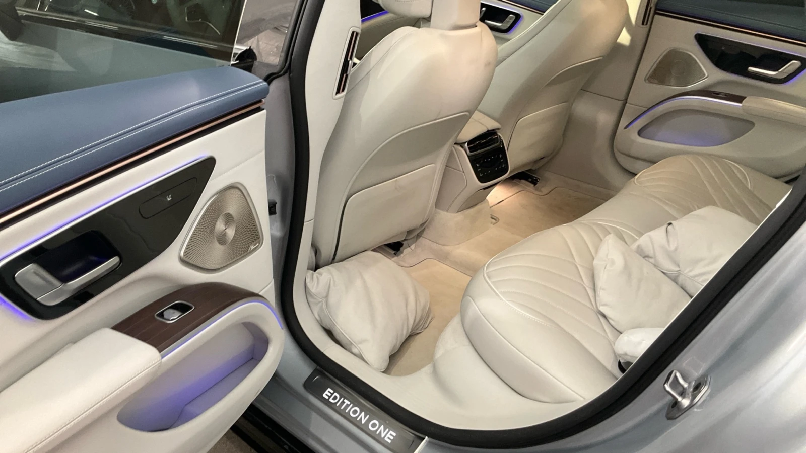 Mercedes-Benz EQS 580 EDITION1 AMG-PACKET 4MATIC HUD ПАНОРАМА FULL, снимка 10 - Автомобили и джипове - 53958776