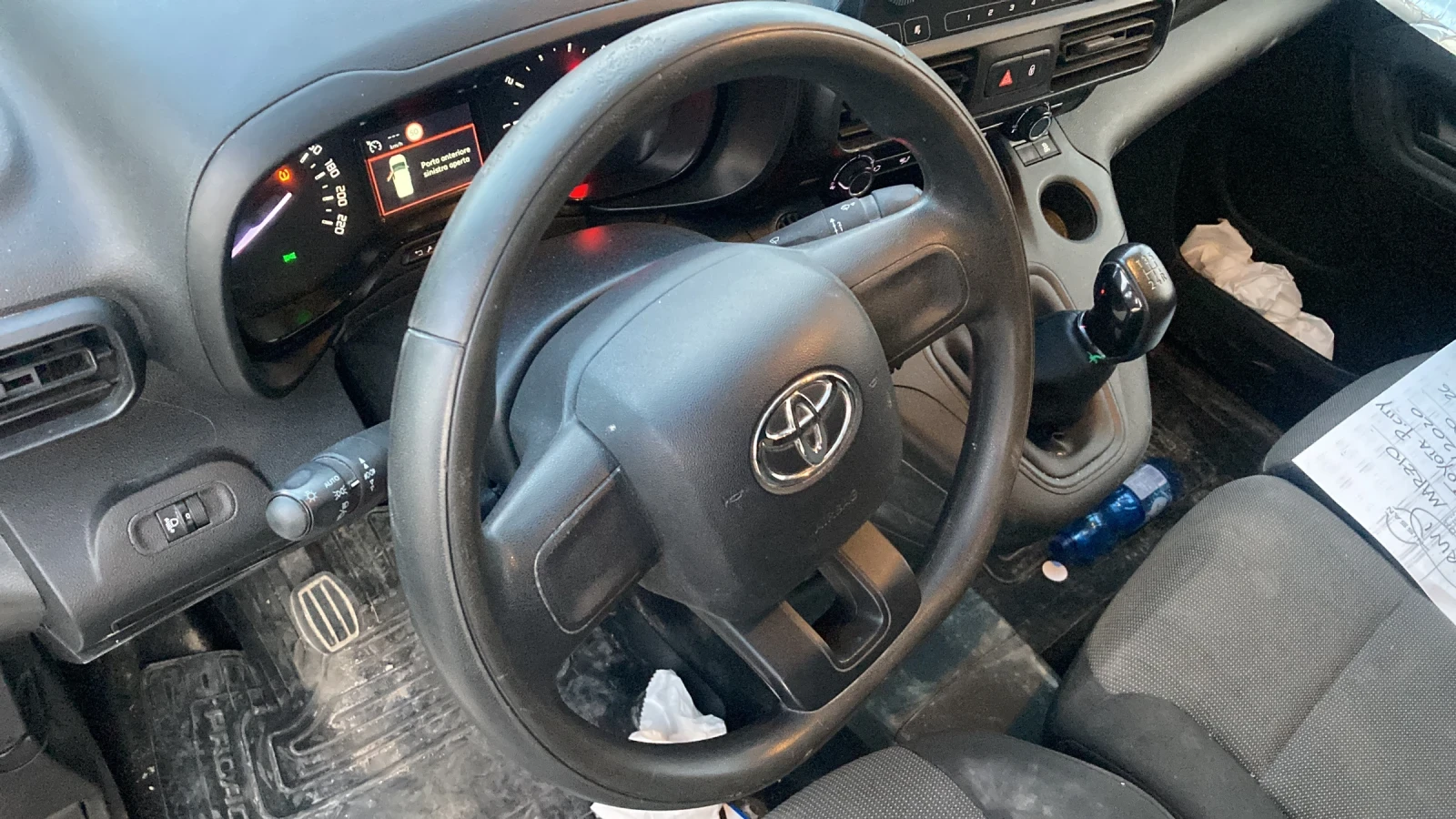 Toyota Proace City 1.5 Disel 102ks 33000 km Evro 6, снимка 6 - Автомобили и джипове - 54035538