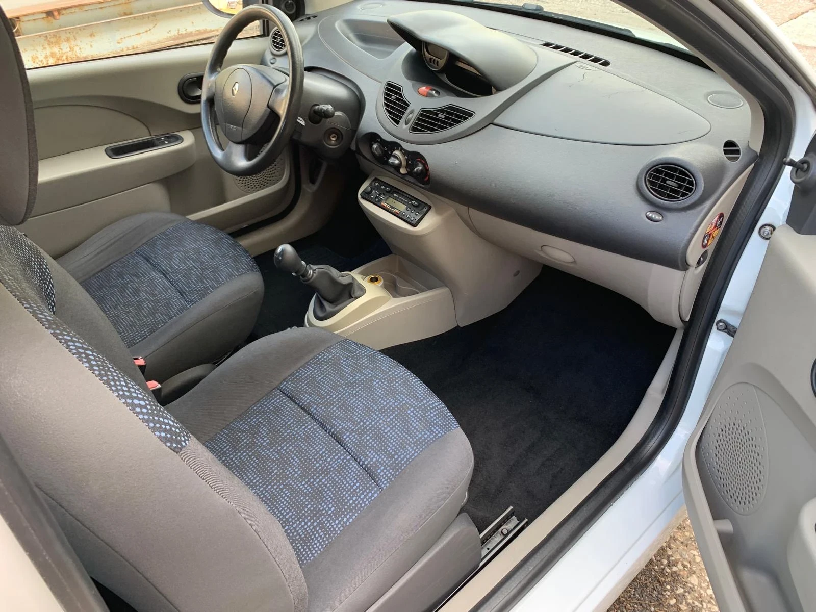 Renault Twingo 1.2 Бензин Климатик, снимка 10 - Автомобили и джипове - 54430295