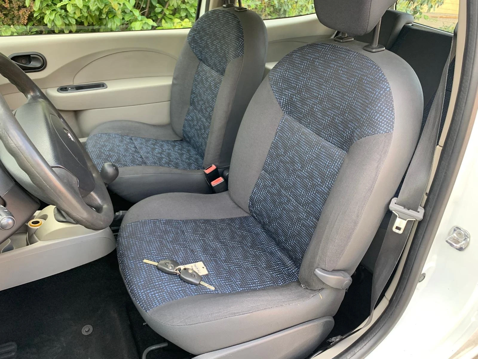 Renault Twingo 1.2 Бензин Климатик, снимка 15 - Автомобили и джипове - 54430295