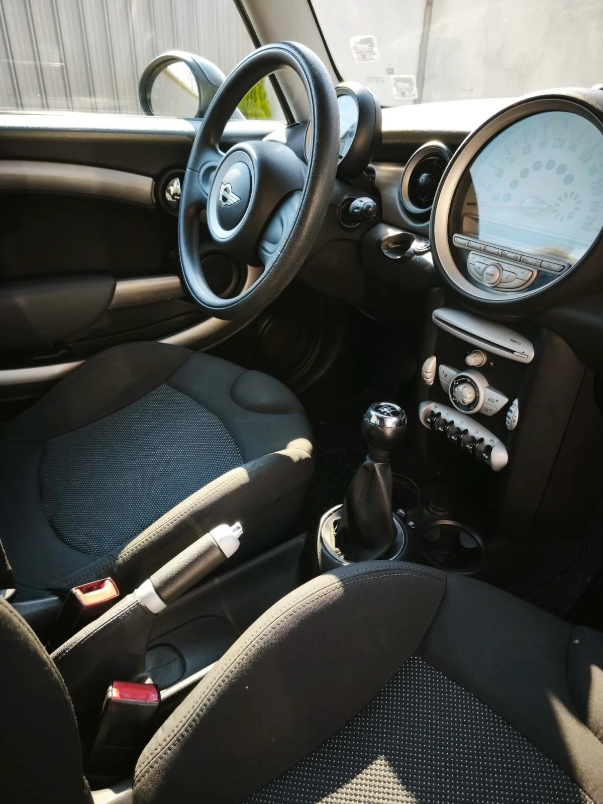 Mini Cooper 1.6 HDi 110 k.c., снимка 10 - Автомобили и джипове - 54444923