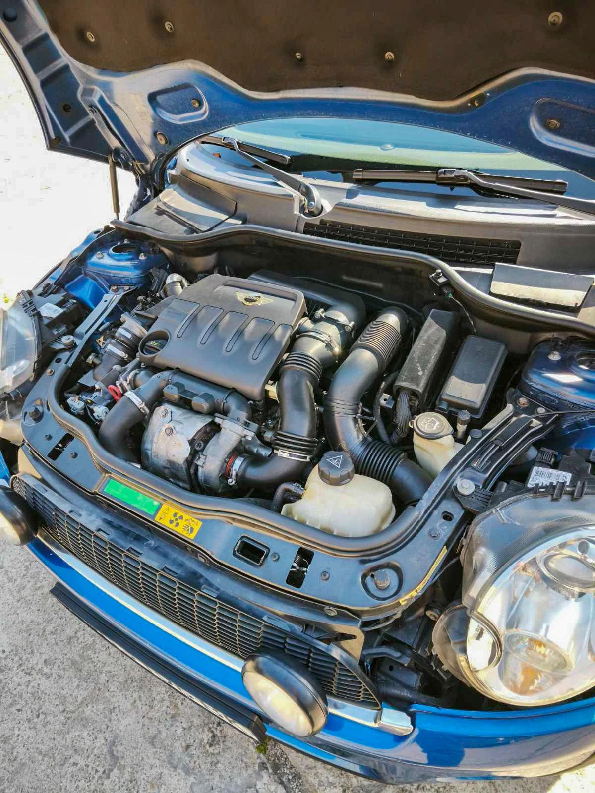 Mini Cooper 1.6 HDi 110 k.c., снимка 13 - Автомобили и джипове - 54444923