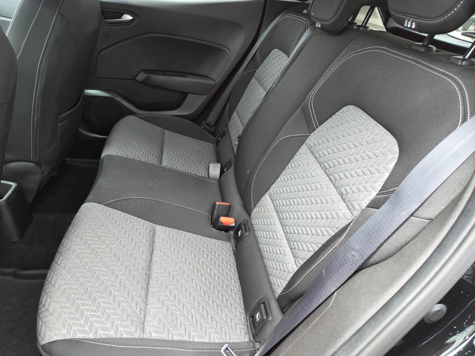 Renault Clio 1.5 dci  ЛИЗИНГ, снимка 10 - Автомобили и джипове - 54577473