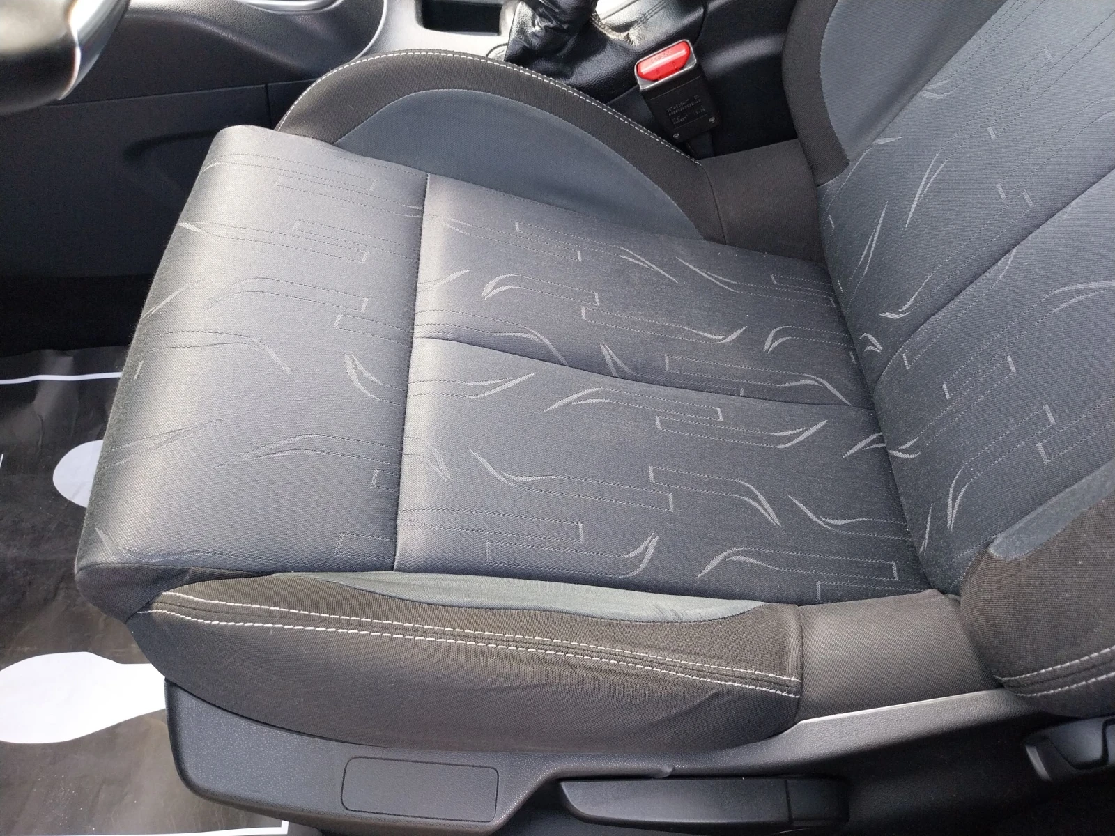 Citroen C4 1.6 e-hdi, снимка 8 - Автомобили и джипове - 54877687