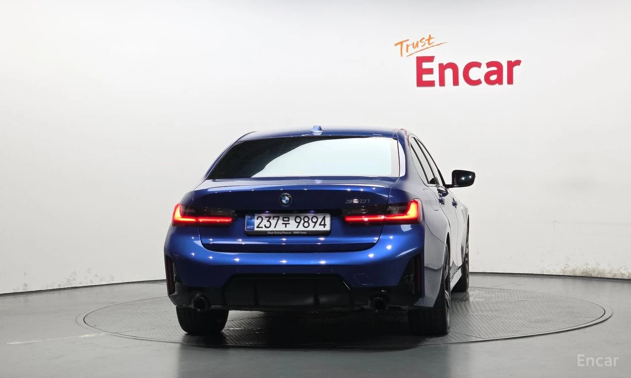 BMW 320 i M SPORT* DISTRONIC* HEAD-UP* ПОДГРЕВ* ОБДУХВАНЕ*, снимка 4 - Автомобили и джипове - 55219944