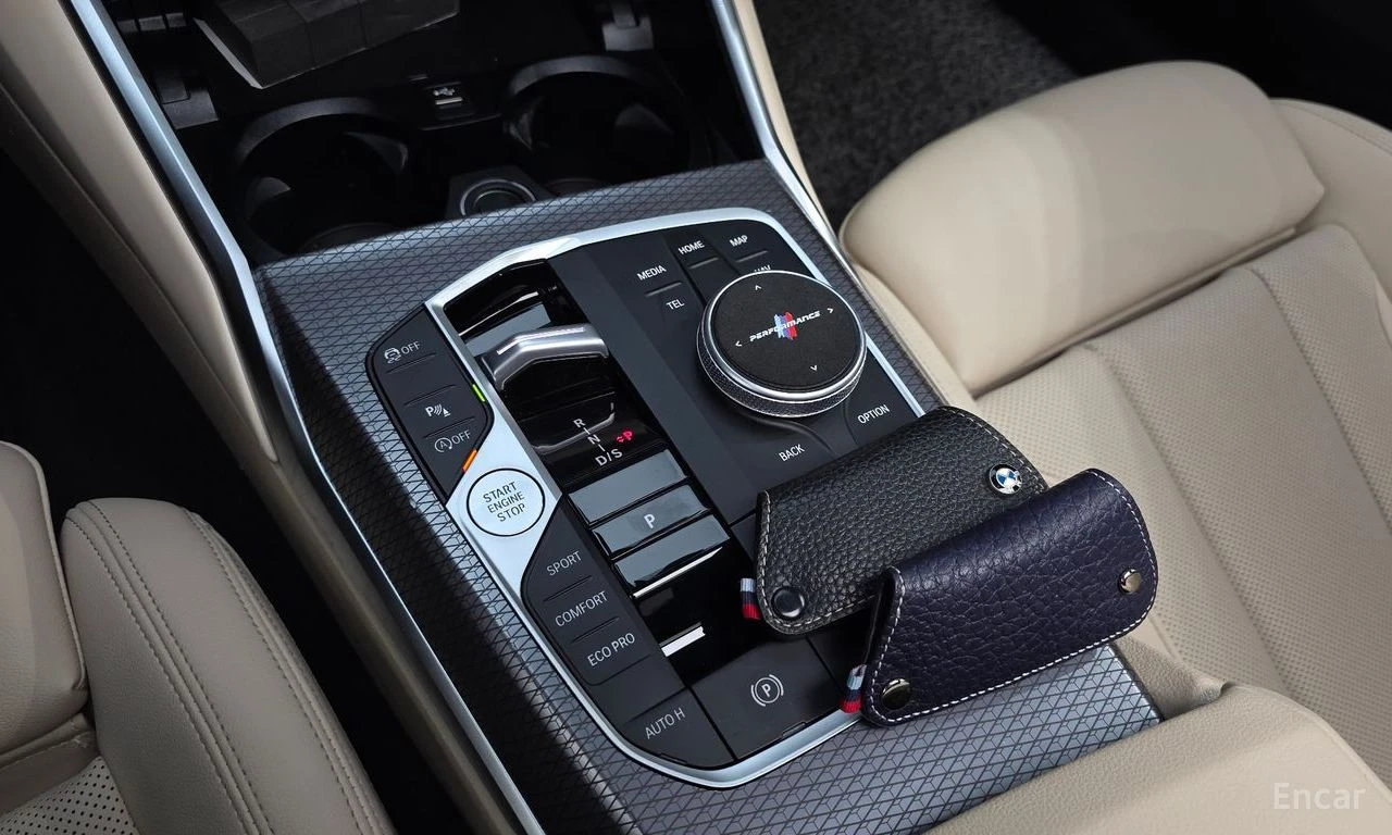 BMW 320 i M SPORT* DISTRONIC* HEAD-UP* ПОДГРЕВ* ОБДУХВАНЕ*, снимка 12 - Автомобили и джипове - 55219944