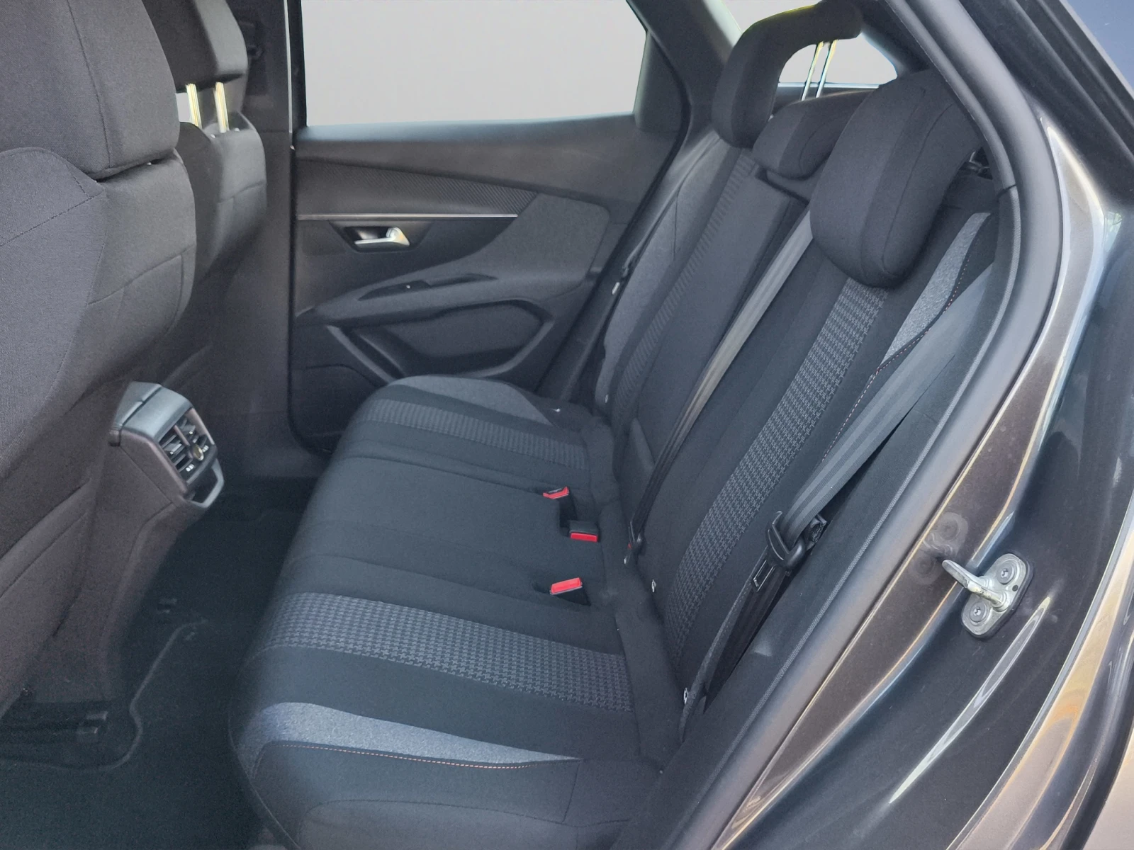 Peugeot 3008 ACTIVE PACK 1.5 BlueHDi 130 S&S EAT8//2105R12, снимка 12 - Автомобили и джипове - 55229525