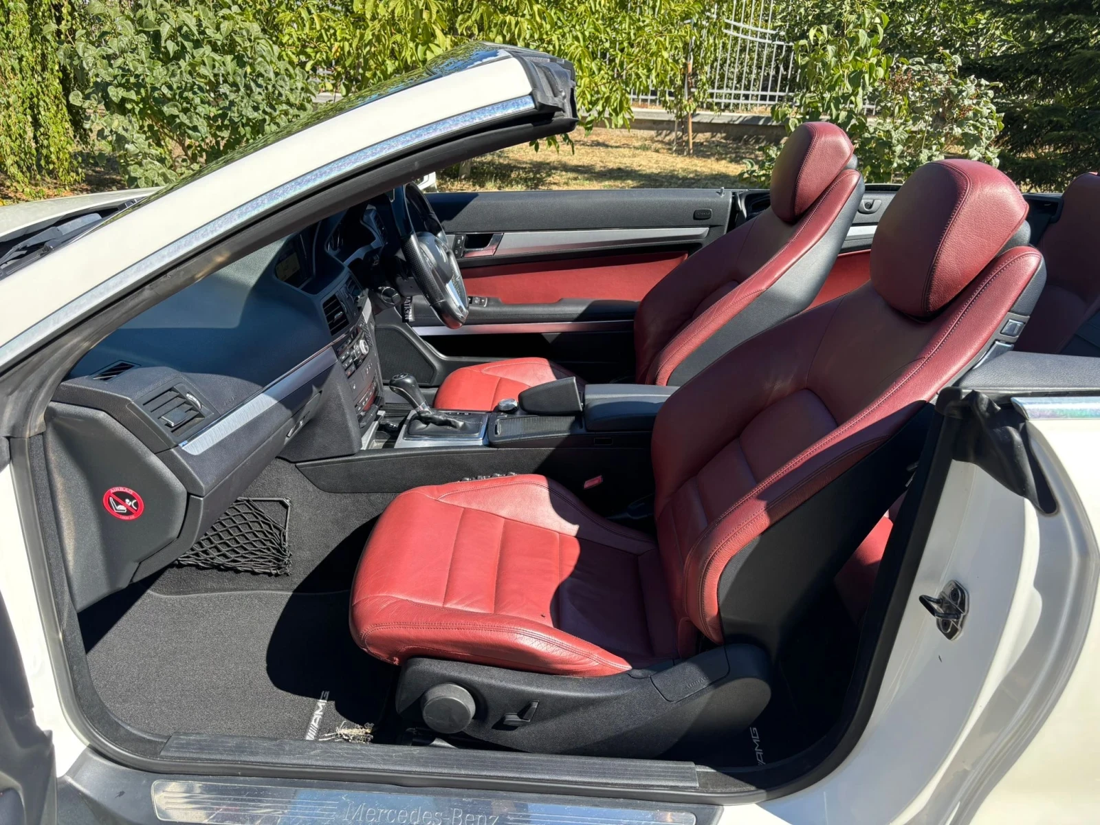 Mercedes-Benz E 220, снимка 4 - Автомобили и джипове - 55644016