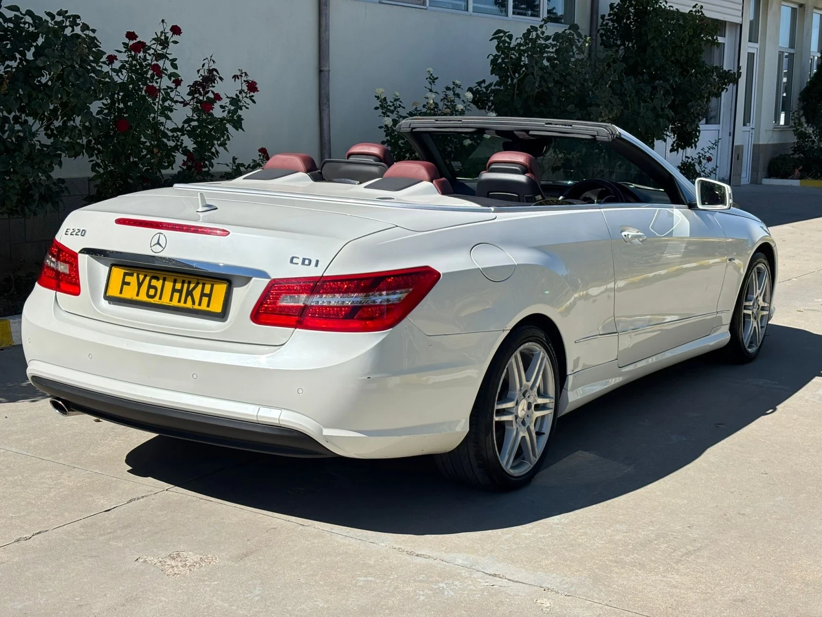 Mercedes-Benz E 220, снимка 6 - Автомобили и джипове - 55644016
