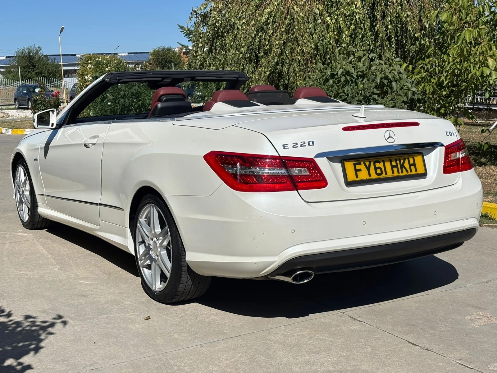 Mercedes-Benz E 220