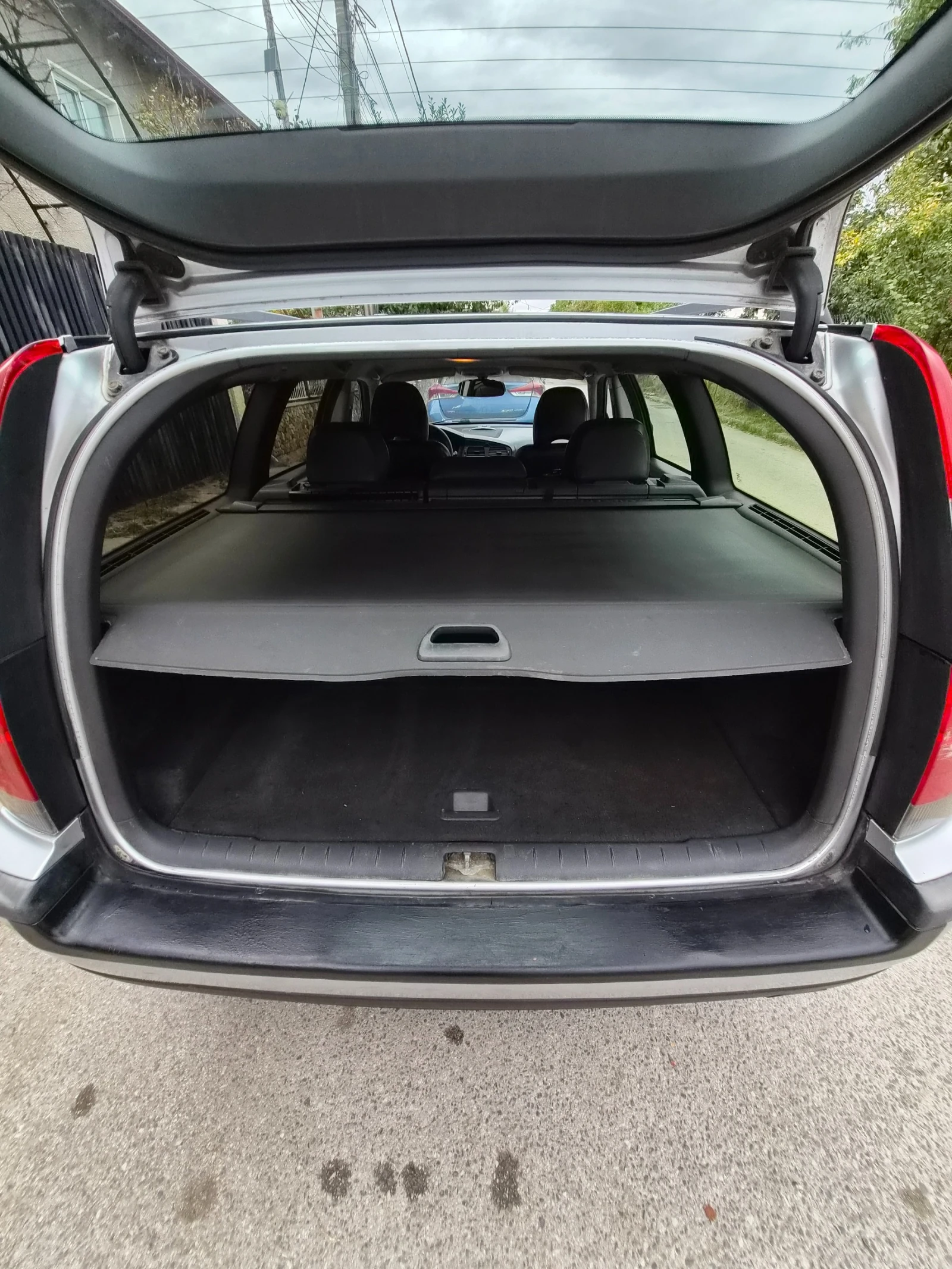 Volvo V70 2.4 , снимка 15 - Автомобили и джипове - 56432255