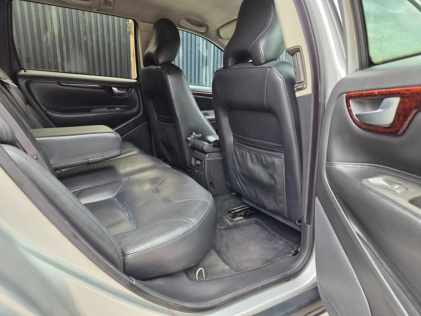 Volvo V70 2.4 , снимка 10 - Автомобили и джипове - 56432255