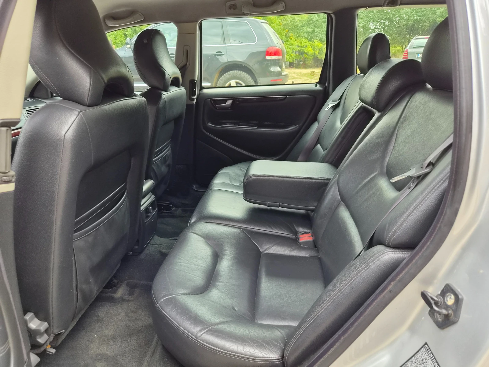 Volvo V70 2.4 , снимка 9 - Автомобили и джипове - 56432255