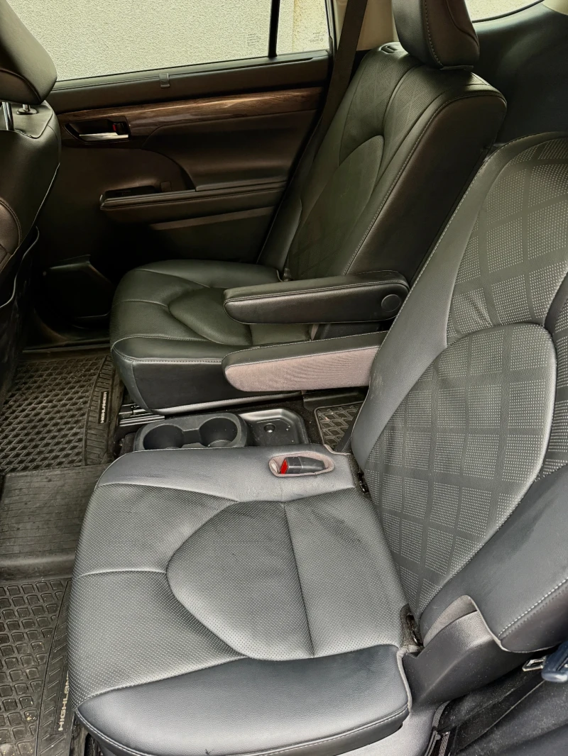 Toyota Highlander 3.5 AWD PLATINUM  Бартер, снимка 16 - Автомобили и джипове - 51861771