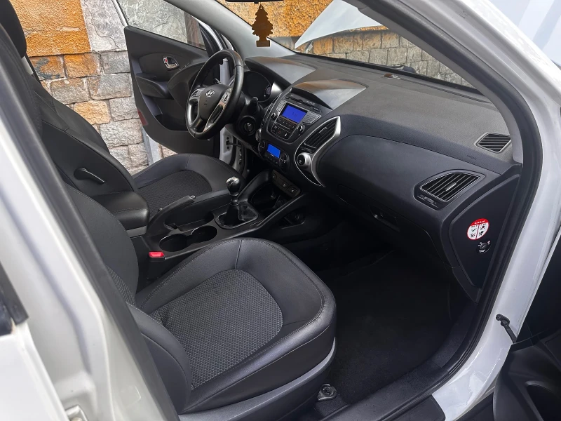 Hyundai IX35, снимка 10 - Автомобили и джипове - 52416649
