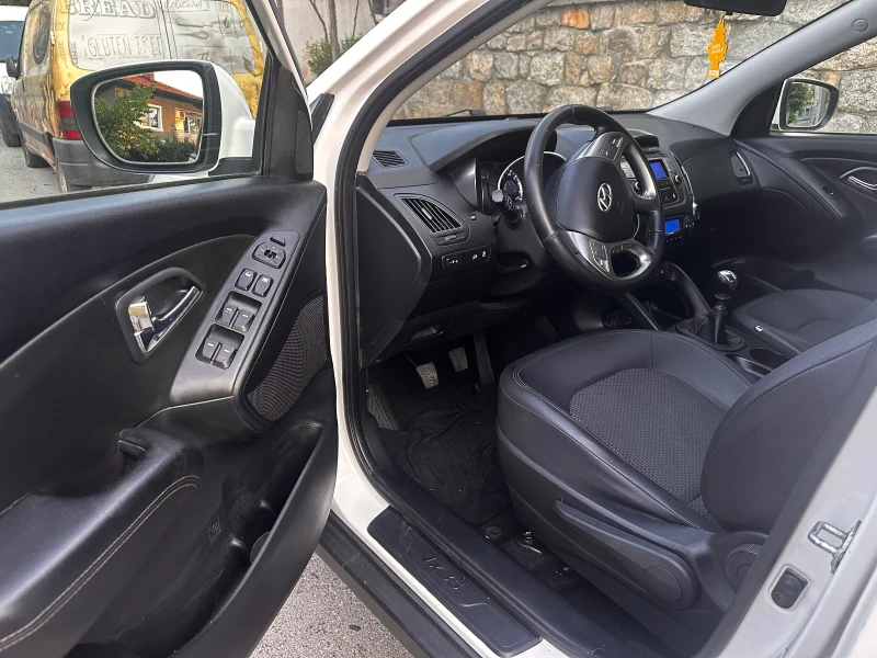 Hyundai IX35, снимка 7 - Автомобили и джипове - 52416649