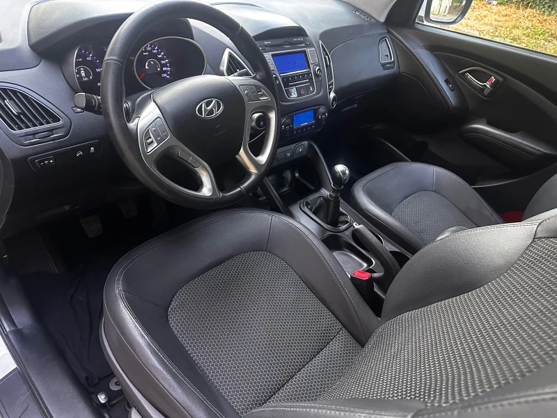 Hyundai IX35, снимка 16 - Автомобили и джипове - 52416649