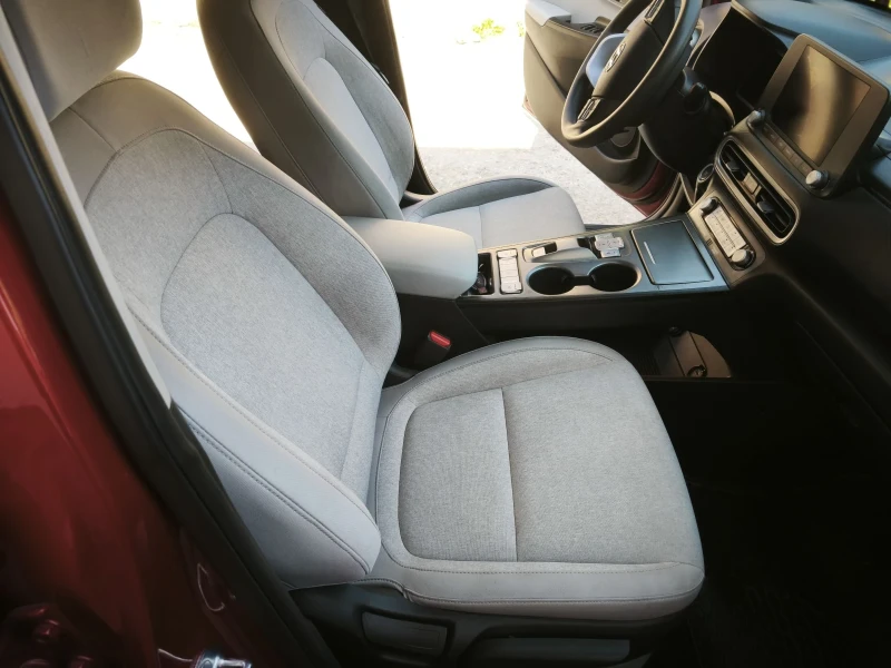 Hyundai Kona, снимка 13 - Автомобили и джипове - 52500044