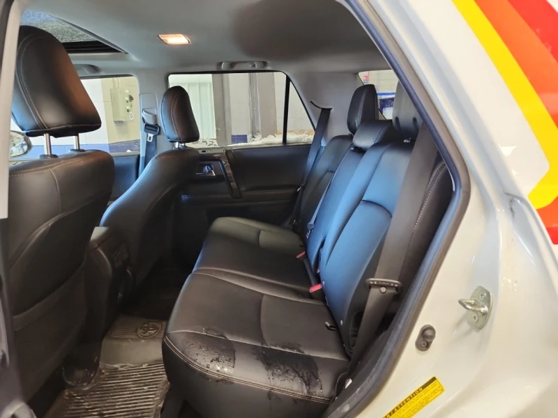 Toyota 4runner CARFAX* АВТОФИНАНСИРАНЕ БЕЗ ПЪРВОНАЧАЛНА ВНОСКА, снимка 12 - Автомобили и джипове - 52721397