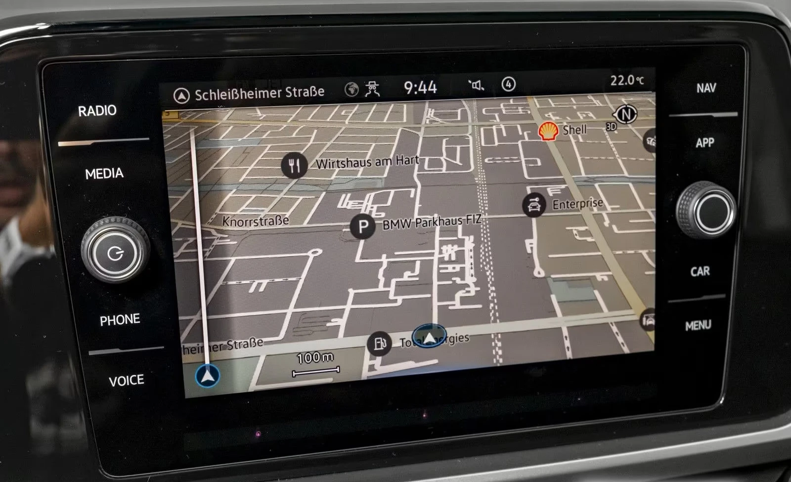 VW T-Roc LIFE/150HP/DSG/AHK/NAVI/LED/DIGI/350g - изображение 8