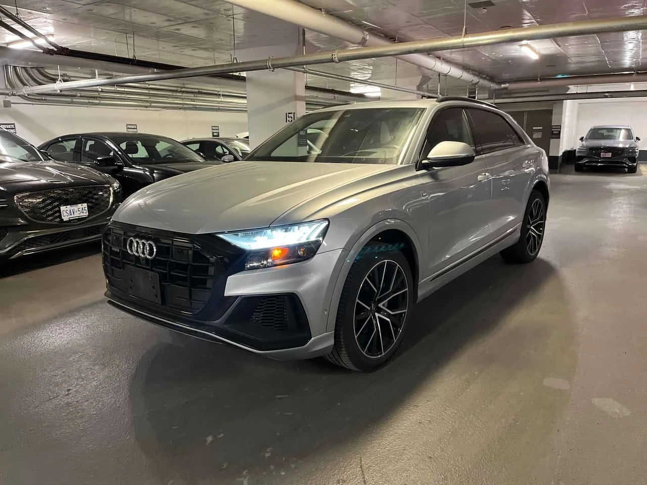 Audi Q8 * Technik * ДИСТРОНИК * 360 * ОБДУХВАНЕ * HUD