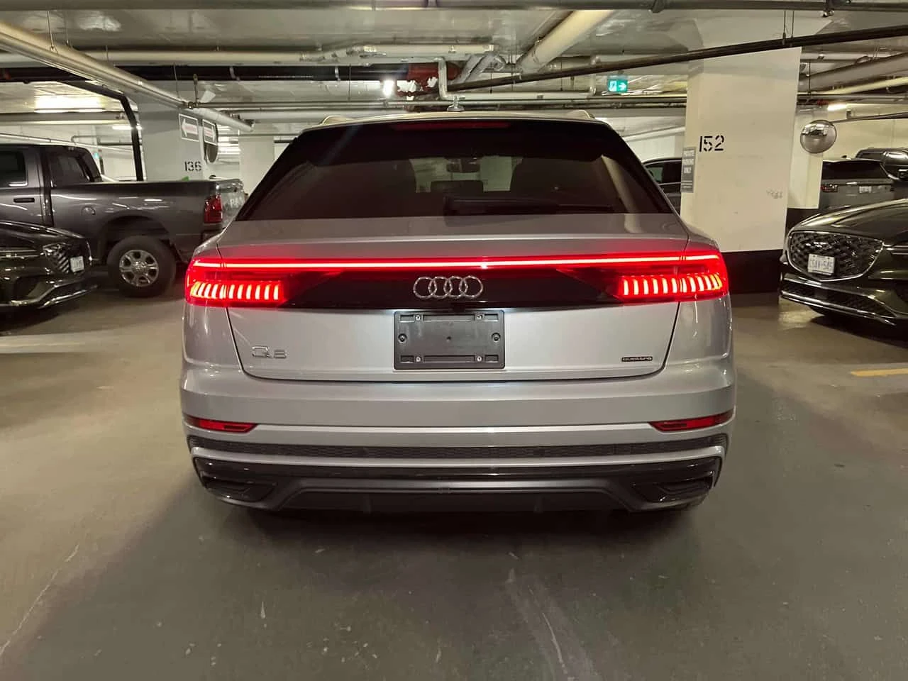 Audi Q8 * Technik * ДИСТРОНИК * 360 * ОБДУХВАНЕ * HUD, снимка 4 - Автомобили и джипове - 54647745