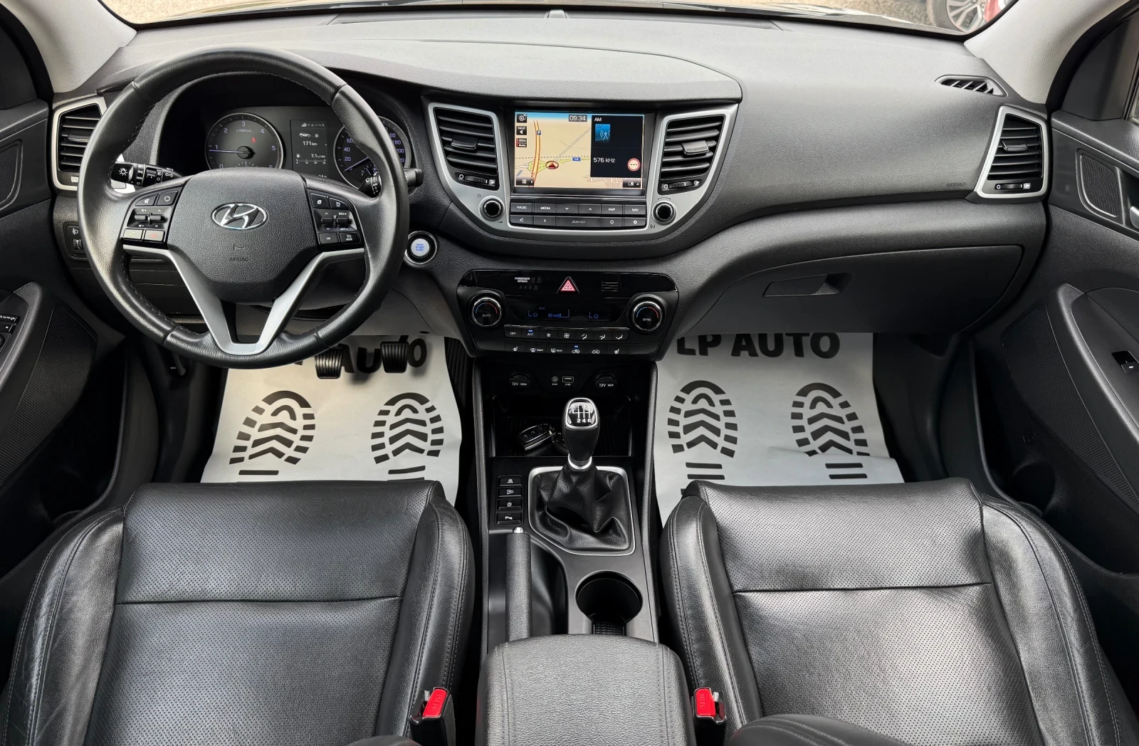 Hyundai Tucson 1.7CRDI* НАВИ* КОЖА* ПАНОРАМА, снимка 9 - Автомобили и джипове - 54777106