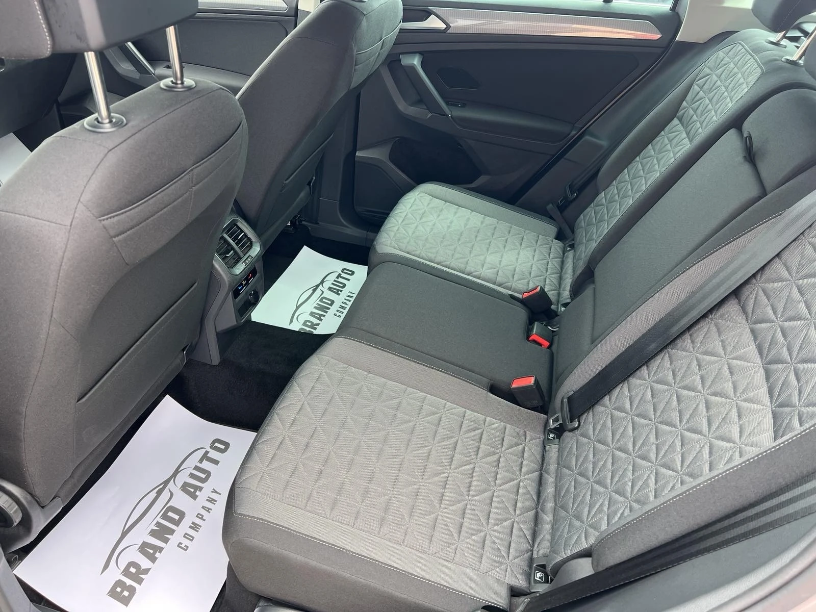 VW Tiguan * 2023 г. * AUTOMATIC  2.0 TDI  150k.c., снимка 10 - Автомобили и джипове - 54881647