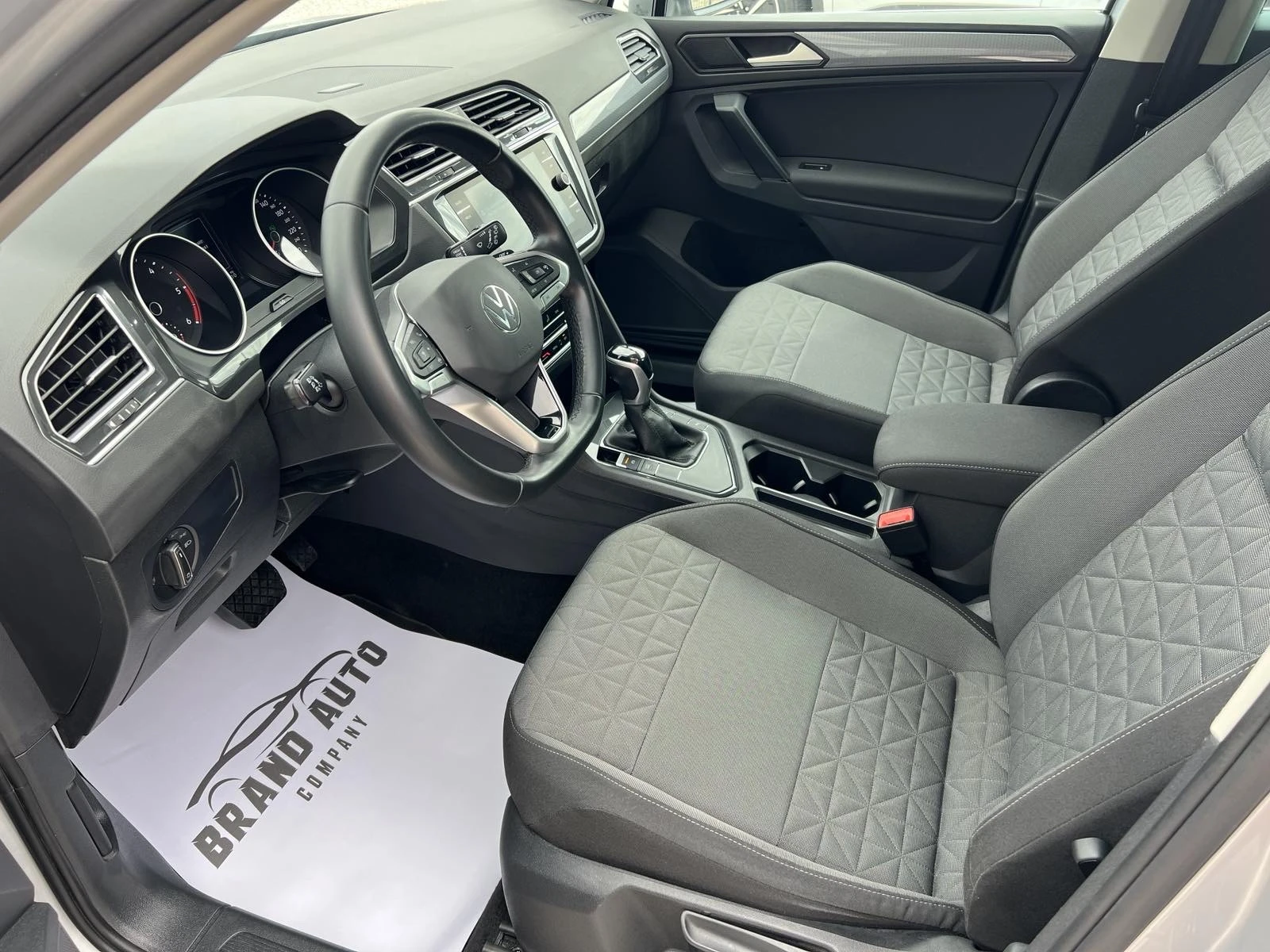 VW Tiguan * 2023 г. * AUTOMATIC  2.0 TDI  150k.c., снимка 8 - Автомобили и джипове - 54881647