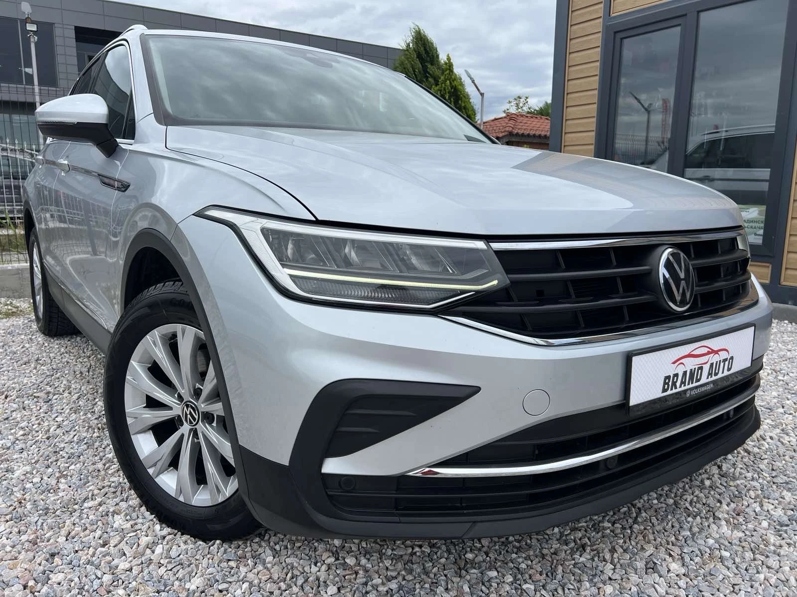 VW Tiguan * 2023 г. * AUTOMATIC  2.0 TDI  150k.c., снимка 3 - Автомобили и джипове - 54881647