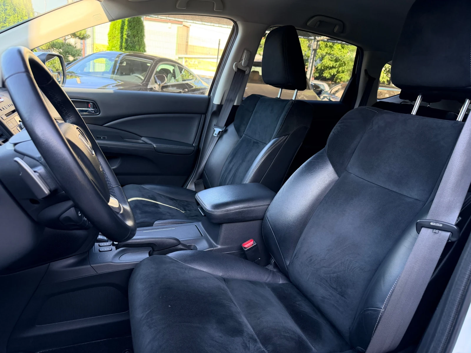 Honda Cr-v 2.2DTEC 4WD Automatik Executive Camera, снимка 9 - Автомобили и джипове - 55529756