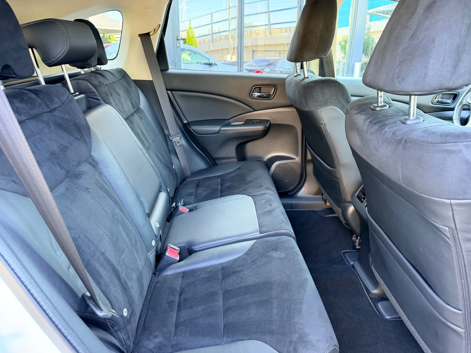 Honda Cr-v 2.2DTEC 4WD Automatik Executive Camera, снимка 11 - Автомобили и джипове - 55529756