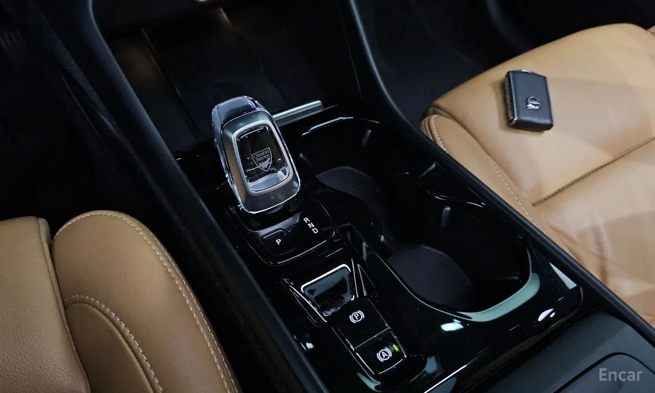 Volvo XC40 B4 Inscription| HARMAN/KARDON| PANO| ПОДГРЕВИ| , снимка 9 - Автомобили и джипове - 55867664