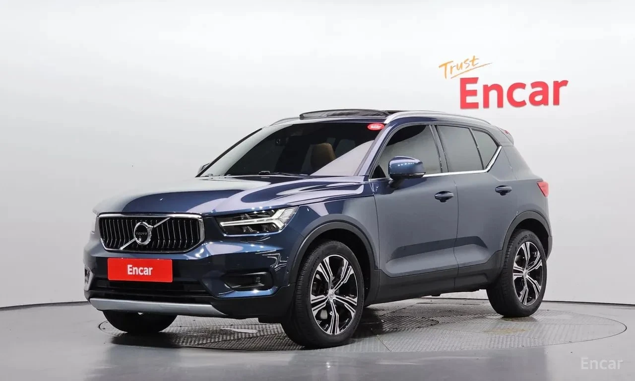 Volvo XC40 B4 Inscription| HARMAN/KARDON| PANO| ПОДГРЕВИ| 