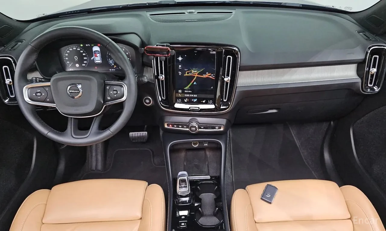 Volvo XC40 B4 Inscription| HARMAN/KARDON| PANO| ПОДГРЕВИ| , снимка 7 - Автомобили и джипове - 55867664