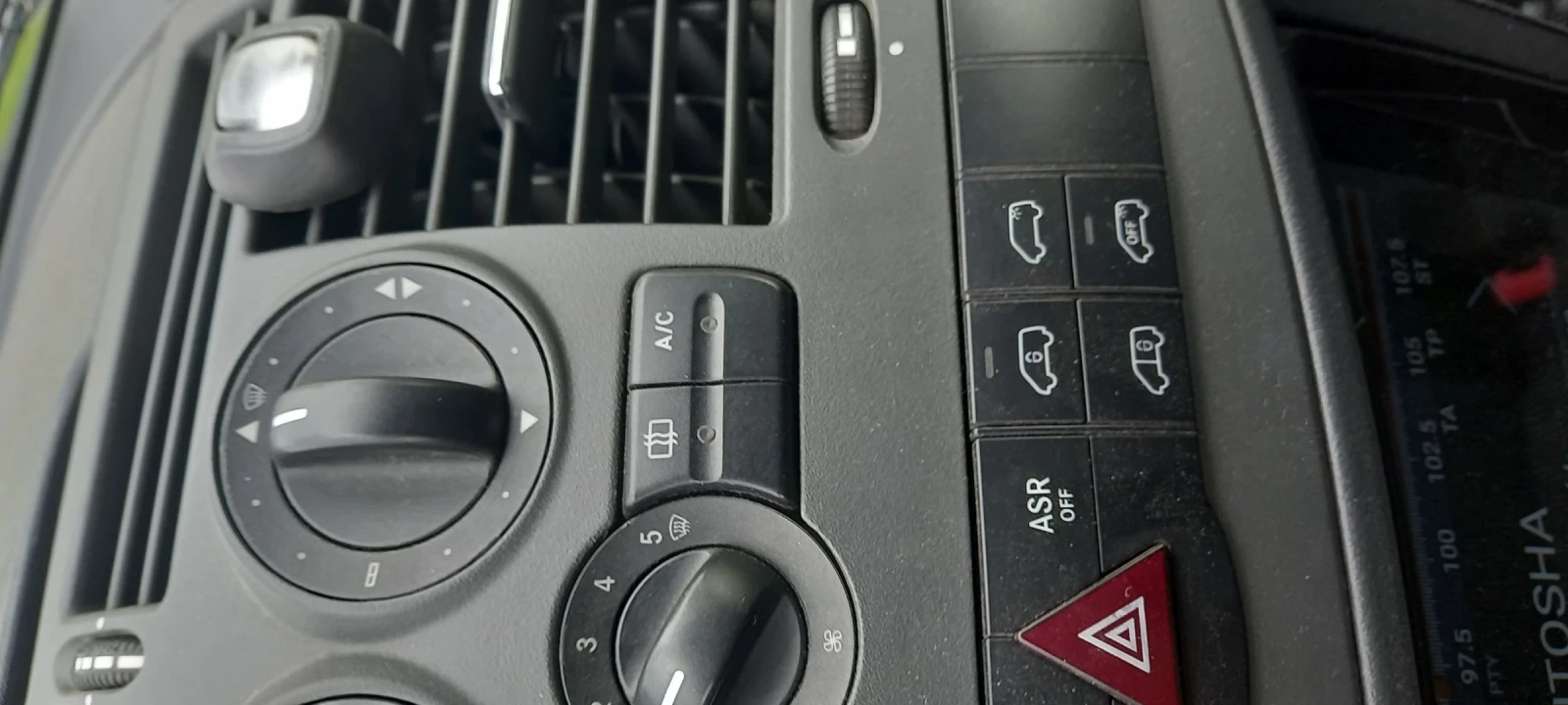Mercedes-Benz Vito 113 CDI, снимка 9 - Бусове и автобуси - 54487229