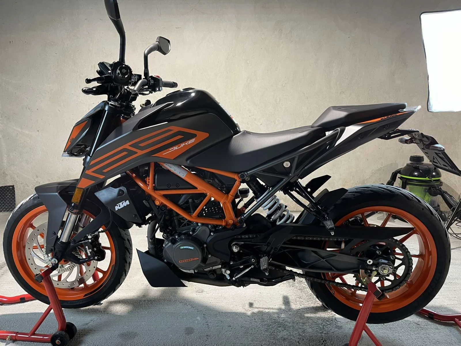 Ktm Duke 125 - изображение 2